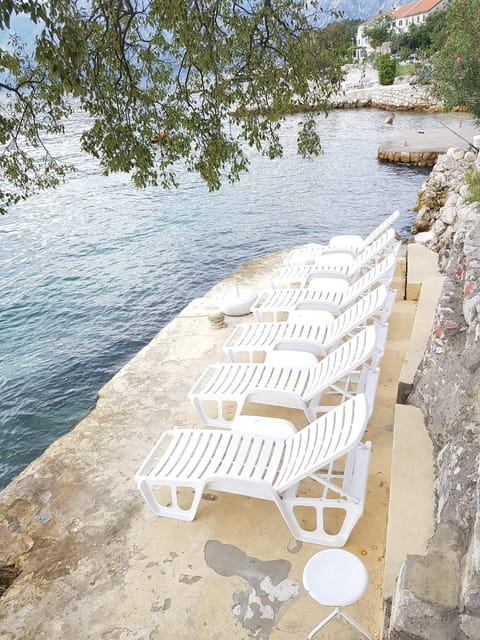 Montenegro Apartments - Private Beach Apartment in Dobrota