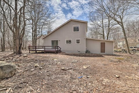 Tobyhanna Home with Gas Grill Less Than 2 Mi to Dresser Lake House in Coolbaugh Township