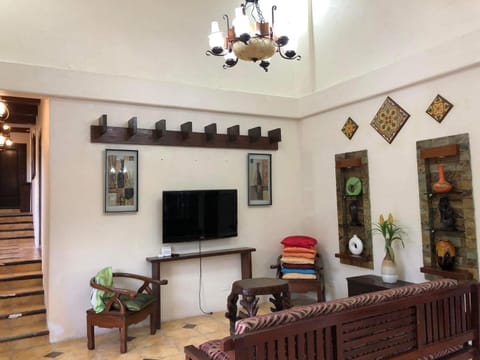 Tagaytay BNR Guesthouse 4BR With Balcony 12-14 Guest House in Tagaytay