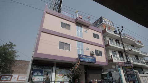 Property building, Facade/entrance