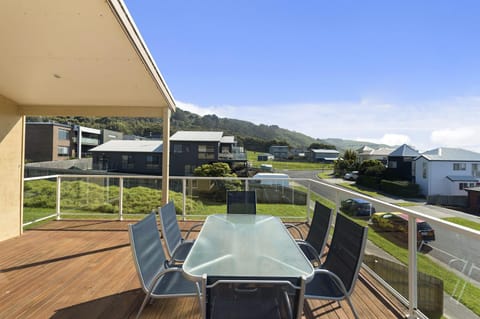 Seaview on Seaview Exceptional and Spacious With Sensational Views House in Apollo Bay