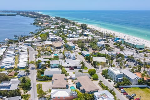 Coquina Reef 12 Apartment in Bradenton Beach