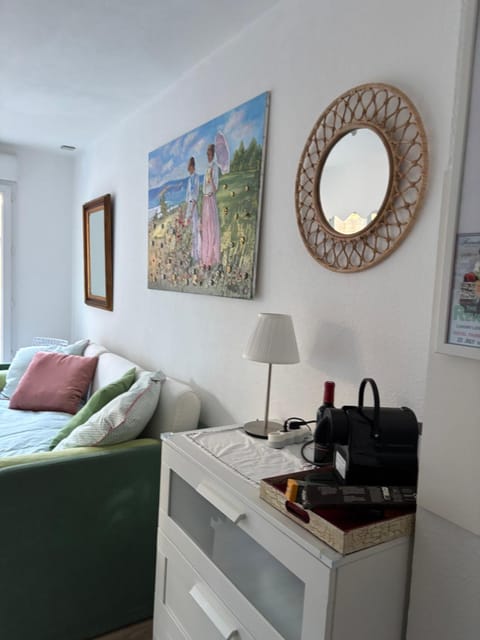 Studio jardin 5 mn plage Monaco Air Conditioner Apartment in Monaco