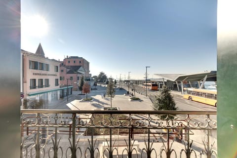 Balcony/Terrace, City view