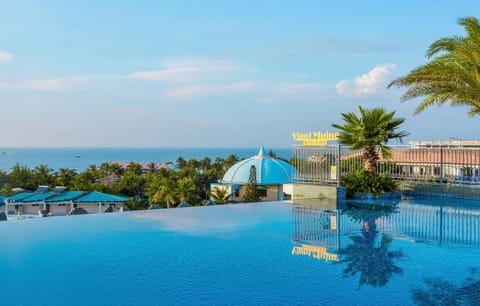 Day, Natural landscape, Sea view, Swimming pool, sunbed