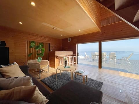 2 BR Villa with Breathtaking Ocean View for 10 Ppl House in Hiroshima Prefecture