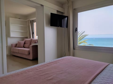 Bed, Photo of the whole room, Bedroom, Sea view