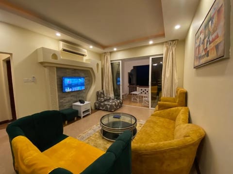 Lux Suites Shanzu Beachfront Apartments Condominio in Mombasa