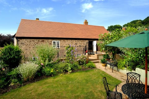 Property building, Patio, Garden, Garden, Garden view