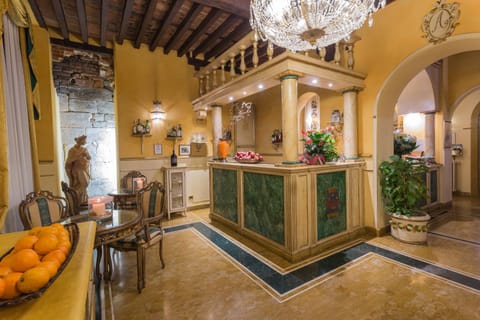 Lounge or bar, Other, Decorative detail, Breakfast, Continental breakfast, Buffet breakfast, Italian breakfast, English/Irish breakfast, American breakfast, Drinks, Alcoholic drinks, Non alcoholic drinks