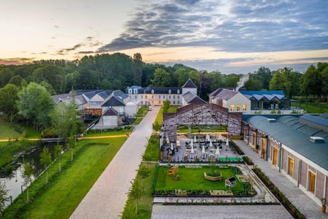 Property building, Day, Bird's eye view, Garden view