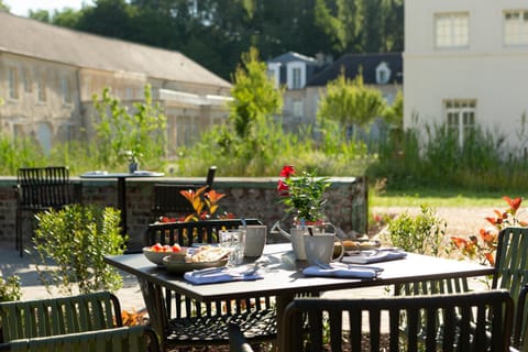 Patio, Day, Garden, Garden view, Breakfast