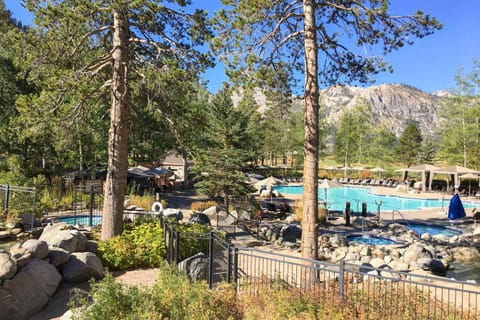 Resort at Squaw Creek's 806 & 808 Apartment in Palisades Tahoe (Olympic Valley)