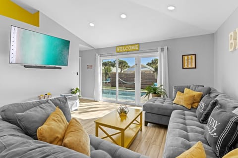 Living room, Pool view