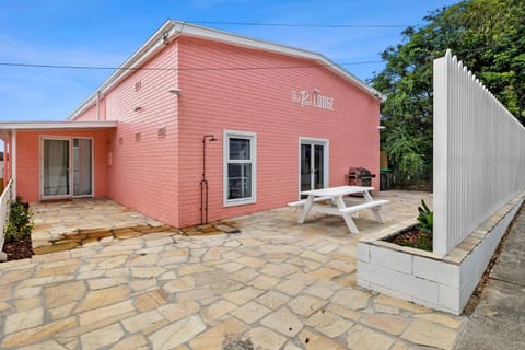 The Pink Lodge House in Lorne