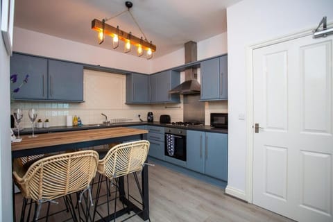 Stylish Cosy Two Bed Apartment - Coast Location Apartment in Whitley Bay