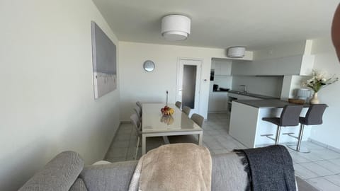 Zeedijk 264 Knokke-Heist High season saturday to saturday Condo in Knokke-Heist