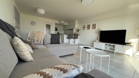 Zeedijk 264 Knokke-Heist High season saturday to saturday Condo in Knokke-Heist