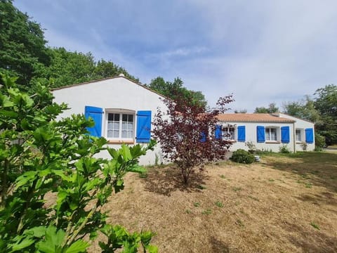 MAISON OROUET PISCINE 4 CHAMBRES House in Saint-Jean-de-Monts