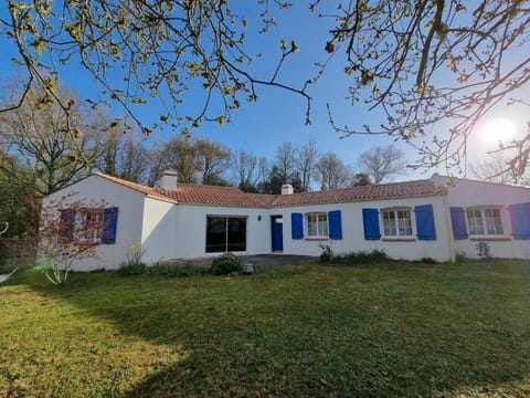 MAISON OROUET PISCINE 4 CHAMBRES House in Saint-Jean-de-Monts