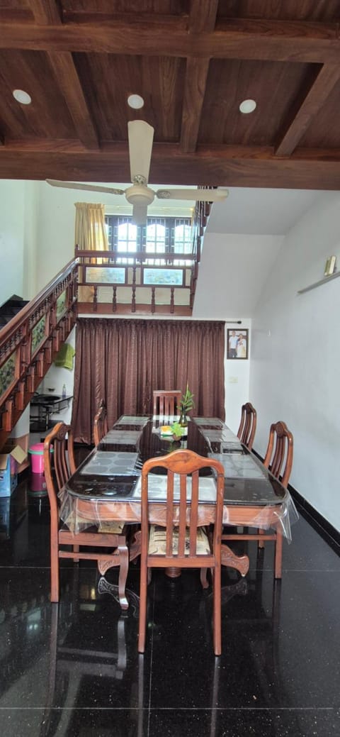 Dining area, Breakfast