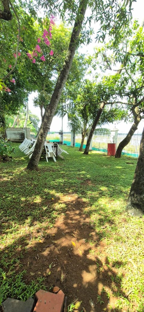 View (from property/room), Garden view, Lake view