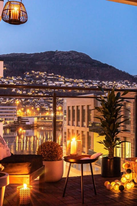 Balcony/Terrace, Mountain view