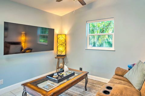 3 Mi to Beach Resort-Style Pool House in Jupiter! Apartamento in Jupiter