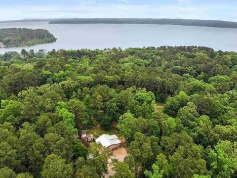 Cozy Getaway at Lake O' the Pines House in Lake O the Pines