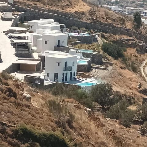 Dream Villas Paros 1 ολόκληρος χώρος με πισίνα Villa in Paros