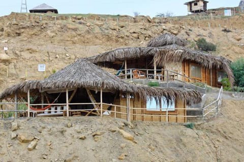 Oceanic Bungalows Inn in Department of Piura