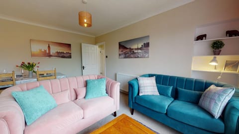 Contemporary 2 Bed Apartment With Private Garden Apartment in Maidstone