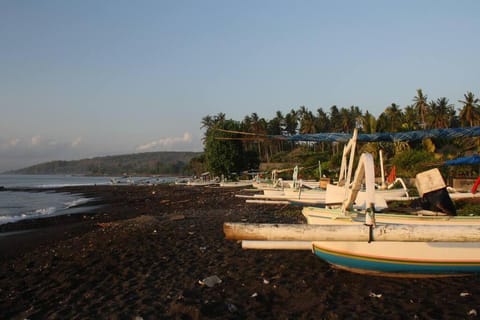 Villa Jasri Point - Beachfront Villa close to surf House in Karangasem Regency