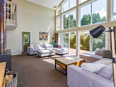 Chalet Gryon - Large 3 bedroom with fireplace House in Ohakune