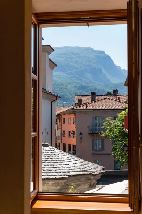 Day, Natural landscape, View (from property/room), Balcony/Terrace, City view, Mountain view, Street view