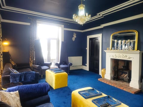 Exquisite 10 bed Villa hot tub and games room Villa in Barnstaple