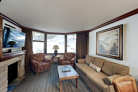 Resort at Squaw Creek's 319 Condominio in Palisades Tahoe (Olympic Valley)