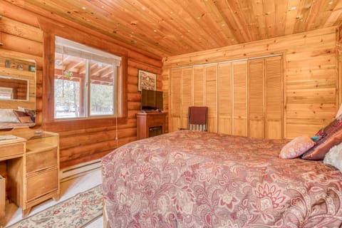 Sweet Log Cabin Casa in Three Rivers