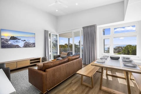 Living room, Dining area, Sea view