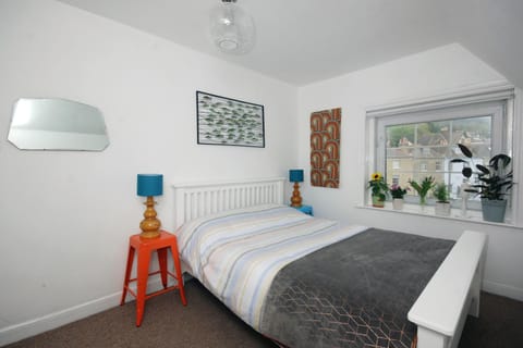 Enjoy Ventnor 2, Pier Street, Wightlink offer Apartment in Ventnor