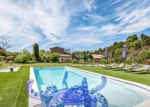 Villa 3 ch, 6/8p, avec piscine Luberon, Provence Villa in Apt