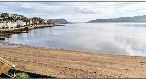 Inviting 1-Bed Apartment in Campbeltown Loch views Eigentumswohnung in Campbeltown