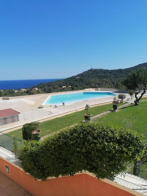 Nearby landmark, Day, Natural landscape, Sea view, Swimming pool