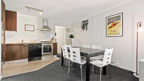 Dining area, kitchen