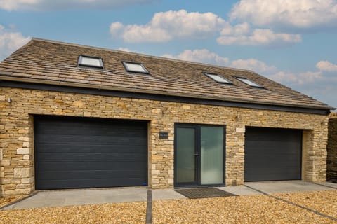 Stylish one bedroom Cotswold Coach House Tetbury Copropriété in Tetbury