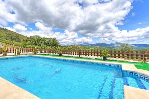 Mountain view, Swimming pool, Swimming pool