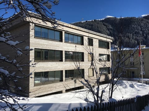 Facade/entrance, Day, Natural landscape, Winter, Garden, Balcony/Terrace, On site