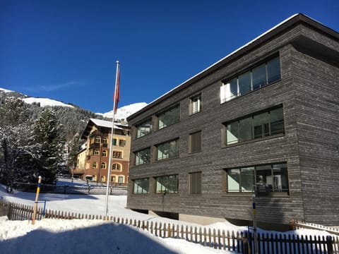 Facade/entrance, Day, Natural landscape, Winter, Garden, Balcony/Terrace, On site