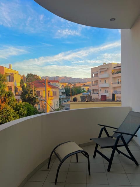 Patio, Day, Natural landscape, View (from property/room), Balcony/Terrace, Mountain view