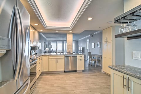 Remodeled Redington Shores Gem on the Beach! Apartment in Redington Shores